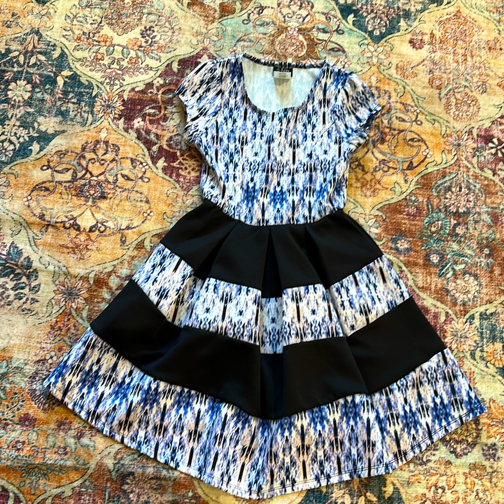 2-HIP BY WRAPPER Girls black striped pastel patterned scuba dress. Size 12